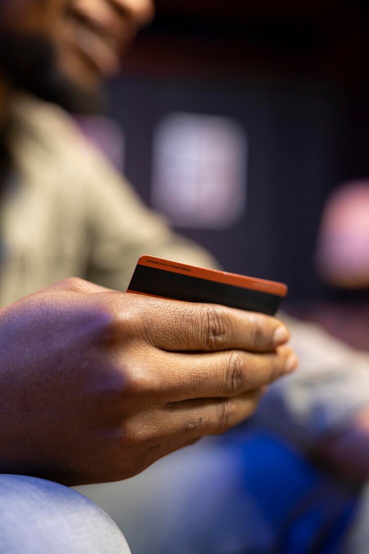 Cartão roxo do Nubank